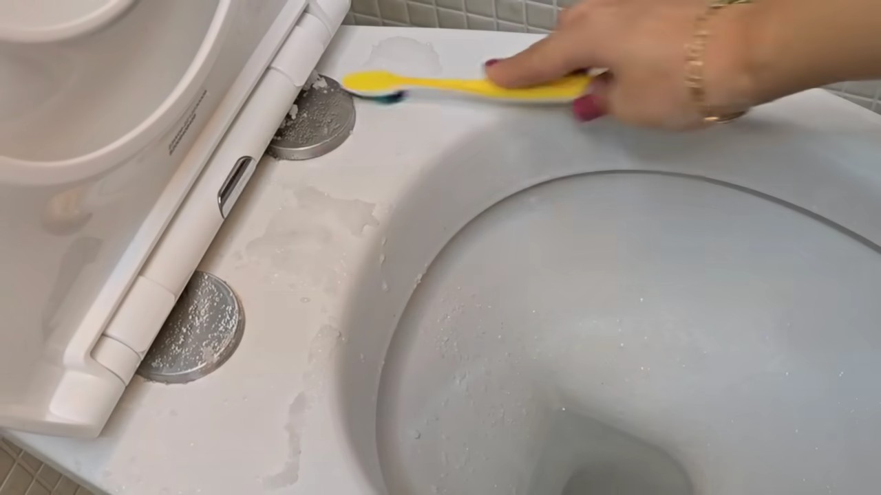 Stain Remover DIY Scrub